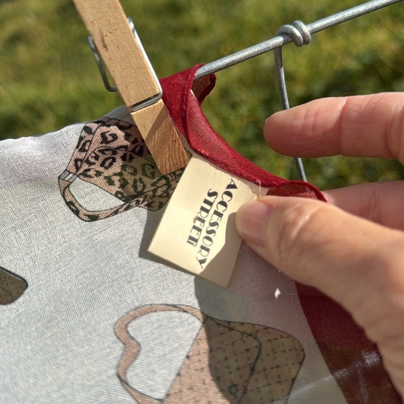 VTG Accessory Street Retro Scarf shoes And Handbags hair or neck 20x20 - Picture 5 of 6